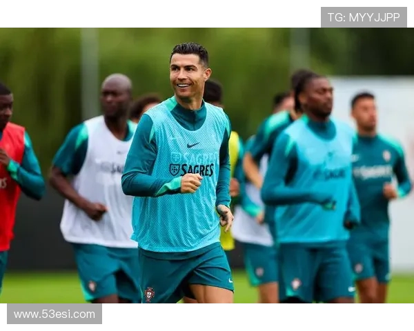 前曼联教练自信与C罗合作称能传授他新技巧 前曼联教练自信与C罗合作称能传授他新技巧